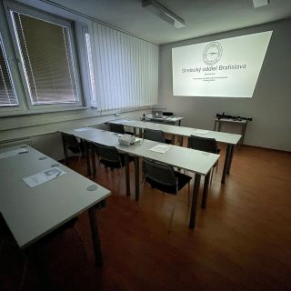 Chystáte sa požiadať o zbrojný preukaz ? 🇸🇰👮🏻‍♂️🔫 Prihláste sa do nášho kurzu prípravy žiadateľov o vydanie Zbrojného...